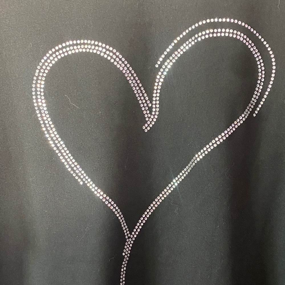 SHEIN Black Tee with Heart Design - Picture 2 of 6